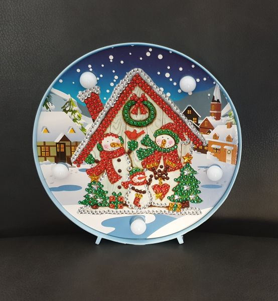 Weihnachtsdeko Diamond Painting Häuschen mit Schneemänner beleuchtet (fertig)