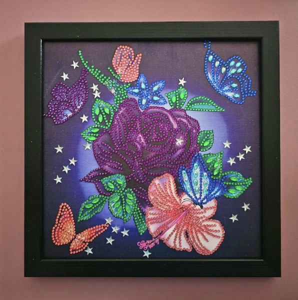 Deko Diamond Painting handmade Bild mit Schmetterlingen und Blumen (fertig)