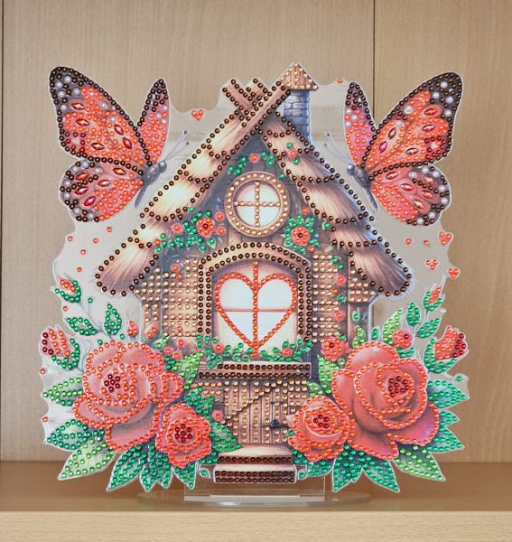 Deko Diamond Painting handmade Ornament aus Acryl, Motiv Haus mit Rosen und Schmetterlingen (fertig)