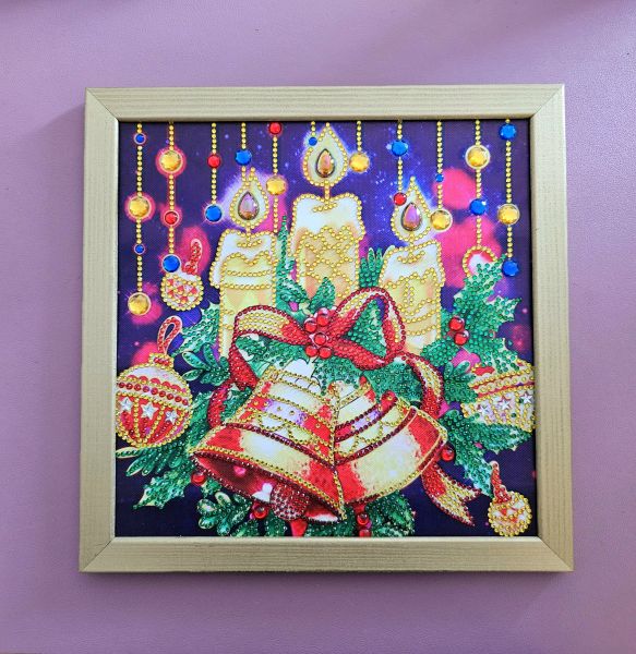 Weihnachtsdeko handmade Diamond Painting Bild mit Kerzen & Glocken (fertig)
