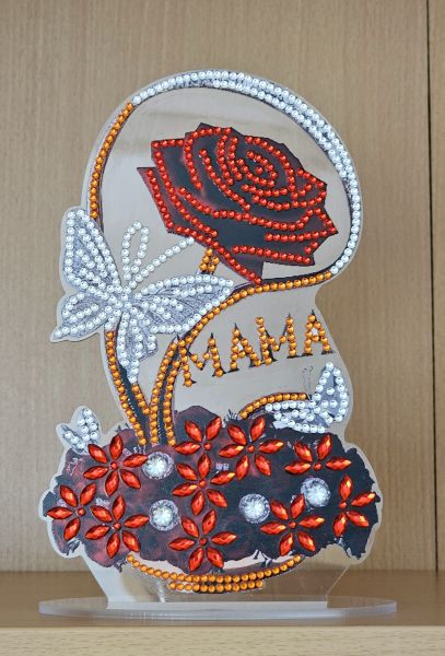 Deko Diamond Painting handmade Ornament, Motiv rote Rose mit Schmetterling "MAMA" (fertig)