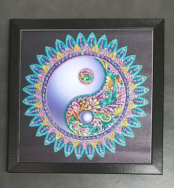 Deko Diamond Painting Bild mit Tai Chi Mandala (fertig)