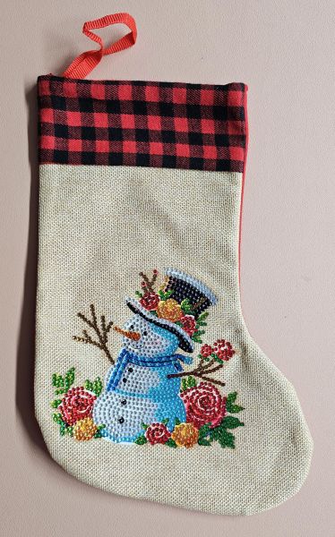 Deko Diamond Painting handmade Weihnachts-Strumpf schwarz-rot-kariert, Motiv Schneemann (fertig)