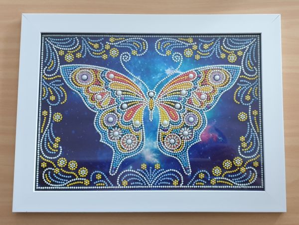 Deko Diamond Painting Bild mit Schmetterling (nachtleuchtend) / (fertig)
