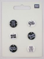 Rico Knöpfe mit Schrift Schwarz Weiß Ø 1,5 cm (A 242) Rico Knöpfe mit Schrift Schwarz Weiß Ø 1,5 cm (A 242)