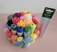 Handmade Deko- oder Geschenk-Idee: "WOLL-TORTE" mit passender Häkelnadel Handmade Deko- oder Geschenk-Idee: "WOLL-TORTE" mit passender Häkelnadel